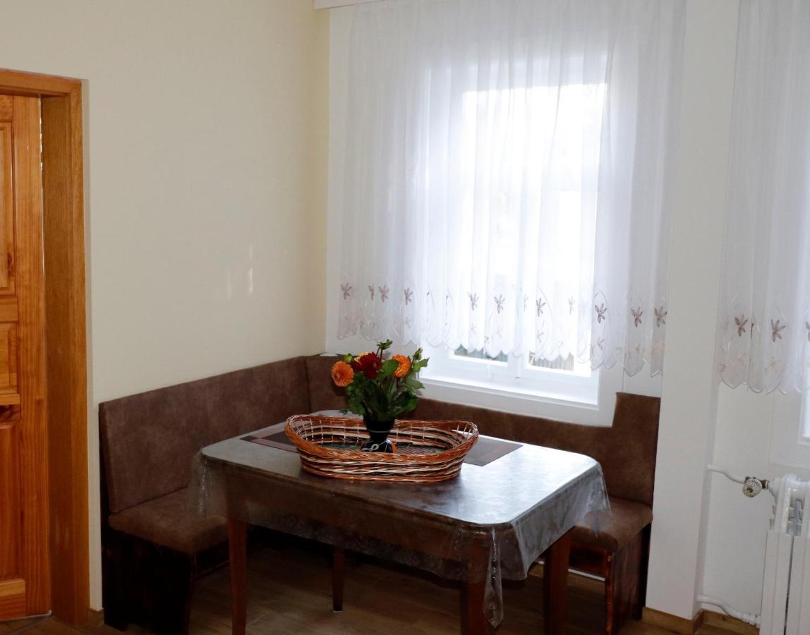 Ferienwohnung Zum Rotem Karpfen Erfurt Exteriör bild